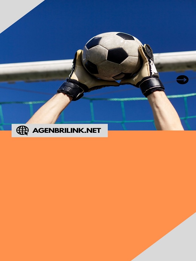 Profil Kiper Pelapis Persija Adixi Lenzivio di Liga 1 BRI Poster