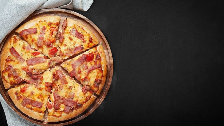 6 Startegi Menjalankan Bisnis Pizza Rumahan Agar Laris