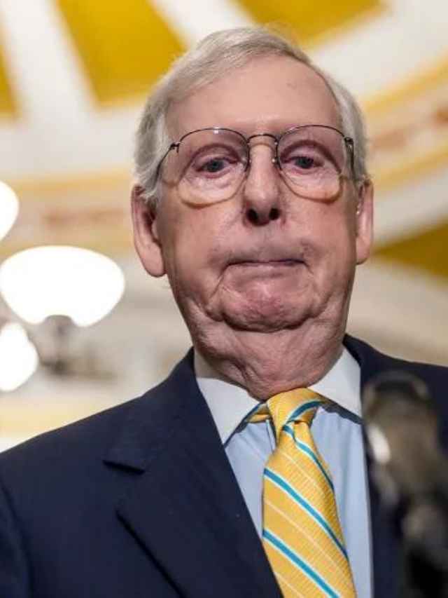 Freezed During a News Conference, Mitch McConnell Escorted Away from Cameras